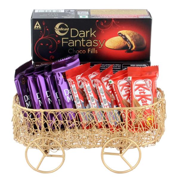 SFU E Com Nestle Kitkat and Dairy Milk Gift Combo | Gift Combo for Birthday | Chocolate Gift Hamper for Diwali, Birthday, Holi, Rakhi, New Year, Christmas, Anniversary | 746 grocery