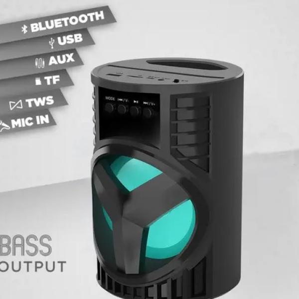 Speaker with Kurtis