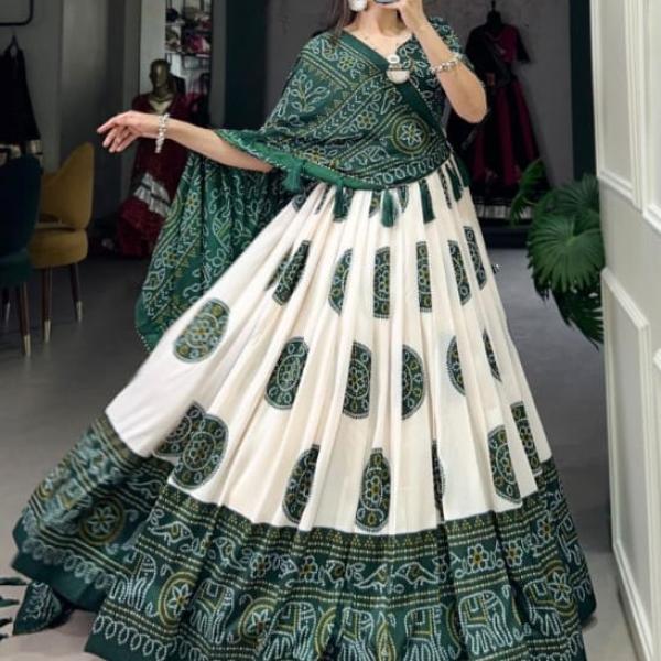 Pure Dolla silk chaniya choli with viving mill foil concept
