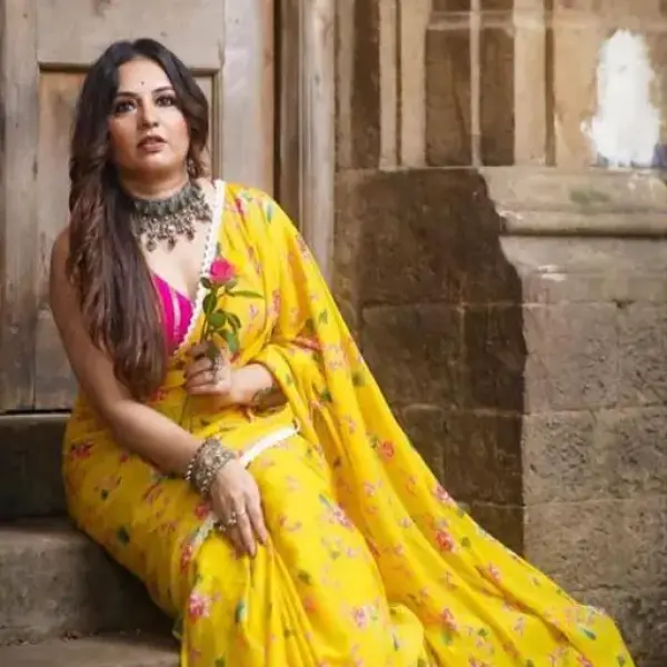 Beautiful zari border and attractive digital printed softy linen silk saree
