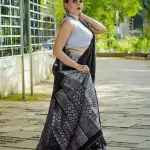 Banarasi Lichi Silk Jecqurd Saree