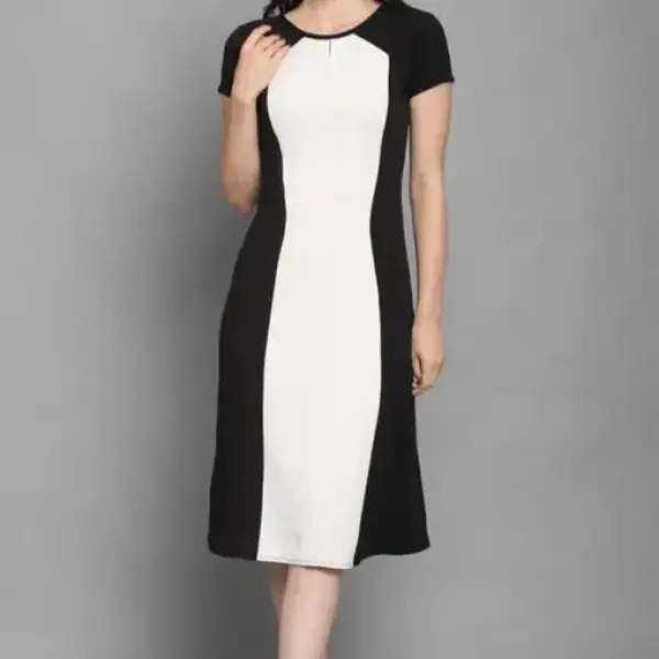 Aakarsha Attractive Kurtis