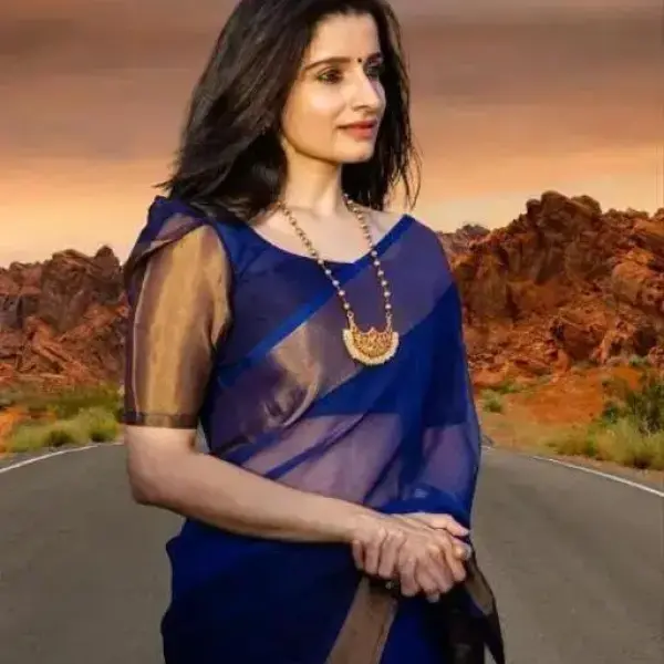 Women's Plain Saree With Golden Border