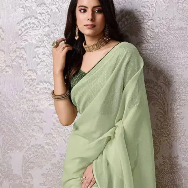   Women's Heavy Solid / Plain Saree