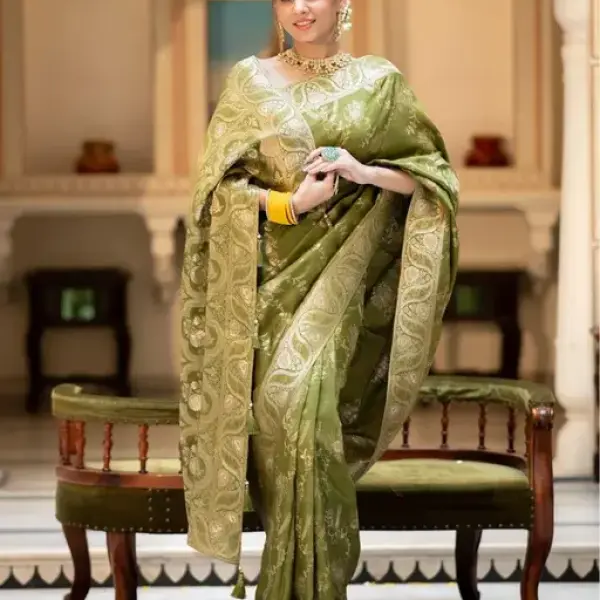  Woven, Embellished Kanjivaram Silk Blend, Jacquard Saree