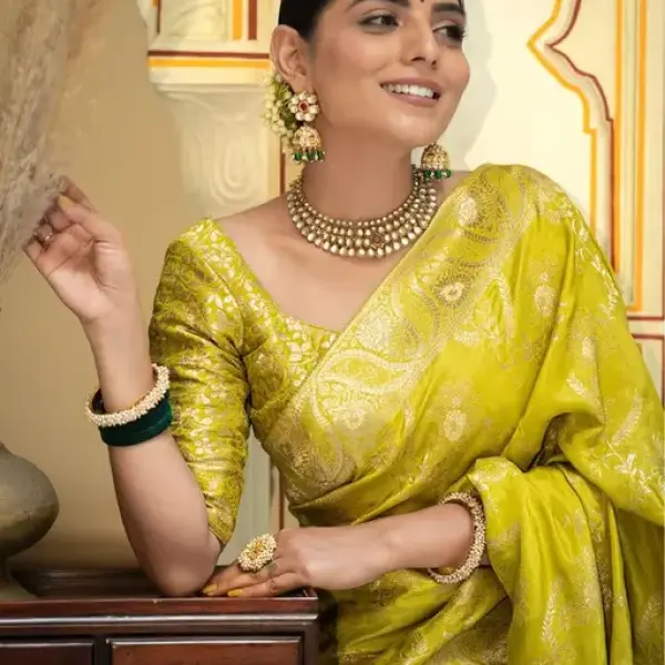  Woven, Embellished Kanjivaram Silk Blend, Jacquard Saree