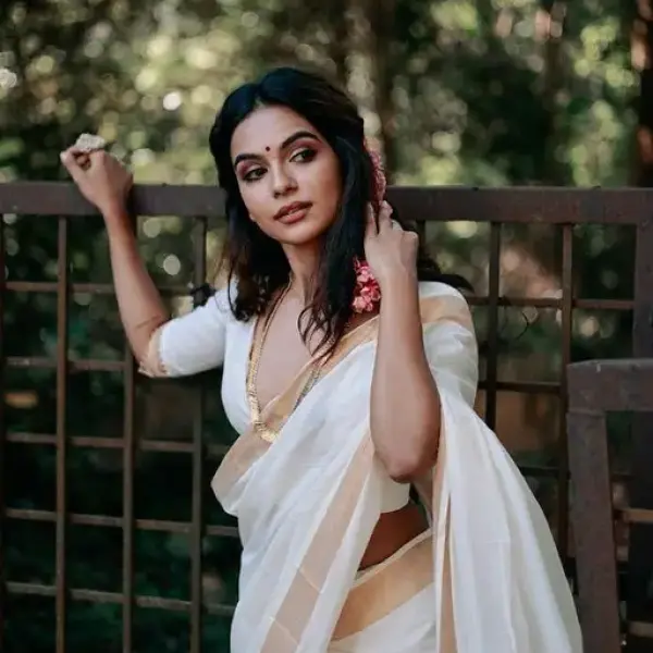 REAL HAND WOOVEN KERALA KASAVUE SAREE
