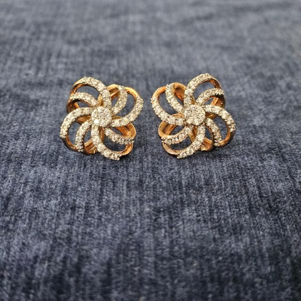 A Unique Dimond Earrings