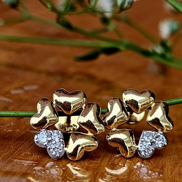 A Unique Dimond Earrings