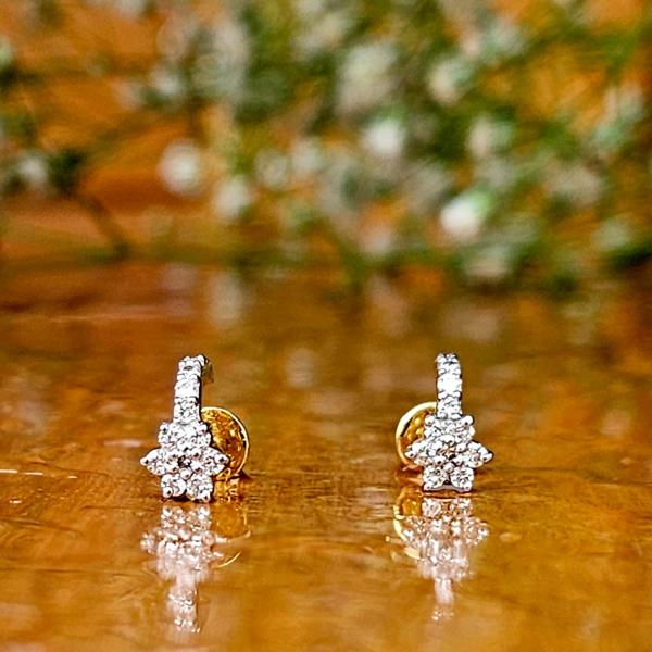 A Unique Dimond Earrings