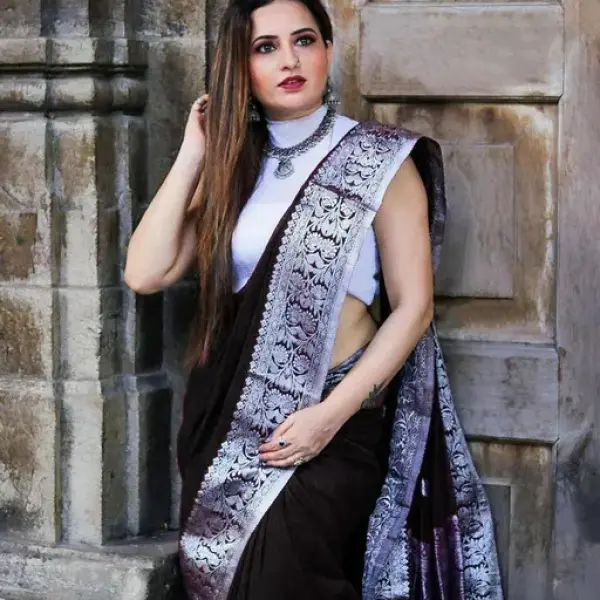  Banarasi Lichi Silk Jecqurd Saree
