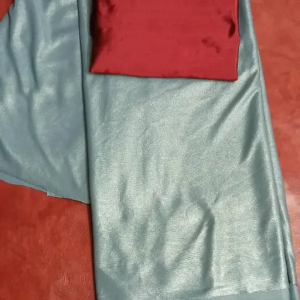 Women's Saree With Blouse
